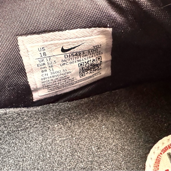 Nike LeBron 20 The Debut DJ5423-100 18 White Metallic Gold Black 2022 Zoom Air - Picture 6 of 14